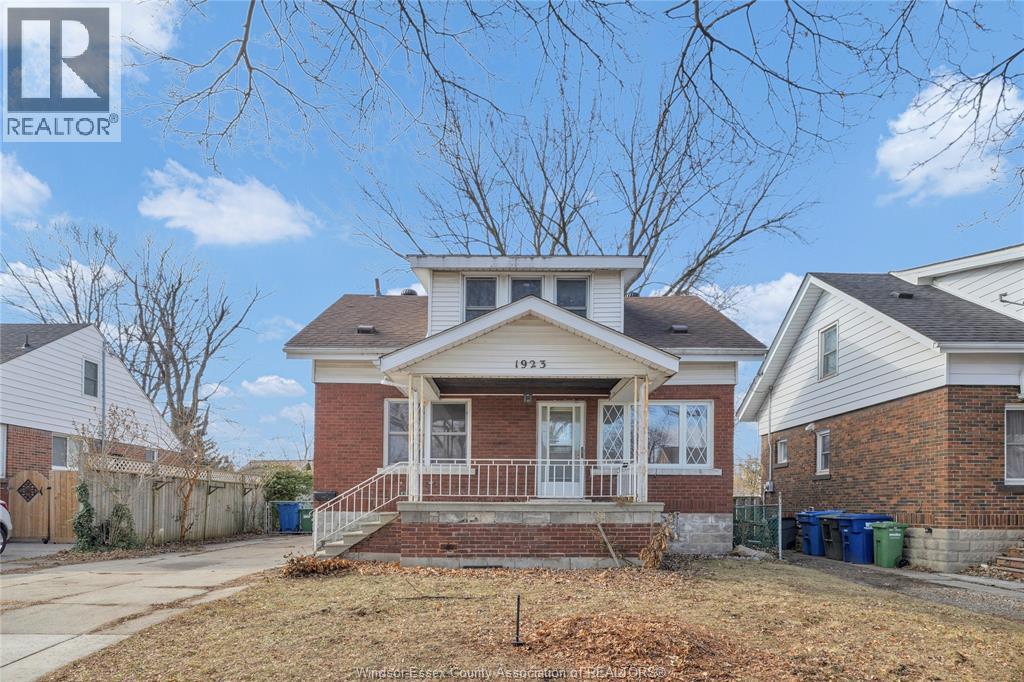 MLS# 26000893: 1923 GEORGE, Windsor, Canada