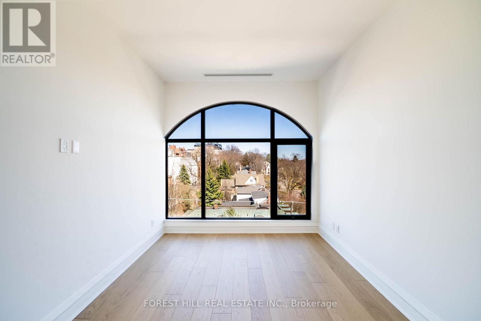 6A - 2010 BATHURST STREET Toronto (Humewood-Cedarvale), ON M5P 0A8