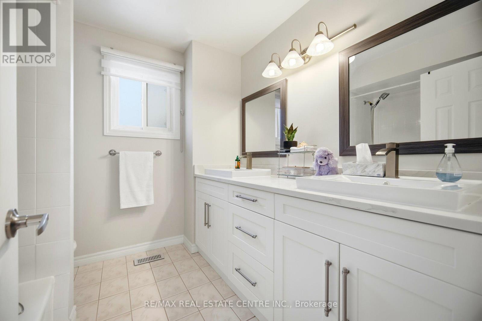 61 Sunforest Drive, Brampton, Ontario  L6Z 2W7 - Photo 28 - W12687684