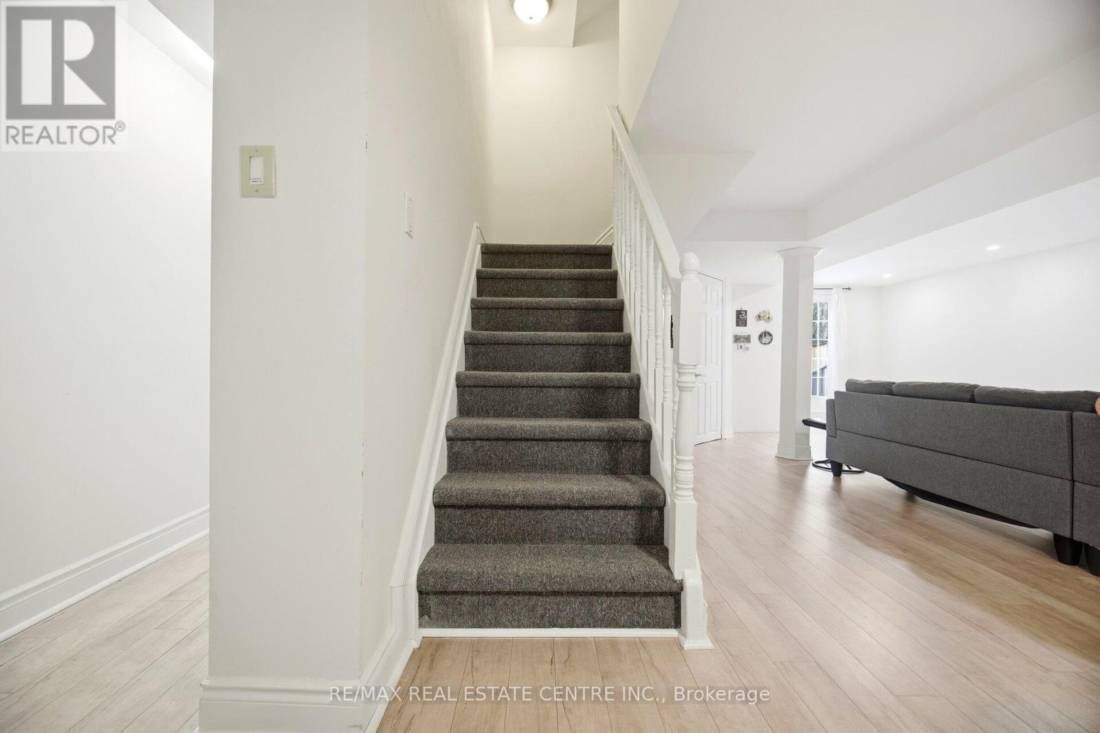 61 Sunforest Drive, Brampton, Ontario  L6Z 2W7 - Photo 30 - W12687684