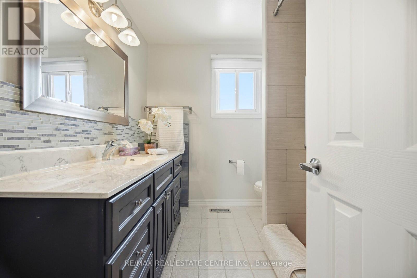 61 Sunforest Drive, Brampton, Ontario  L6Z 2W7 - Photo 21 - W12687684