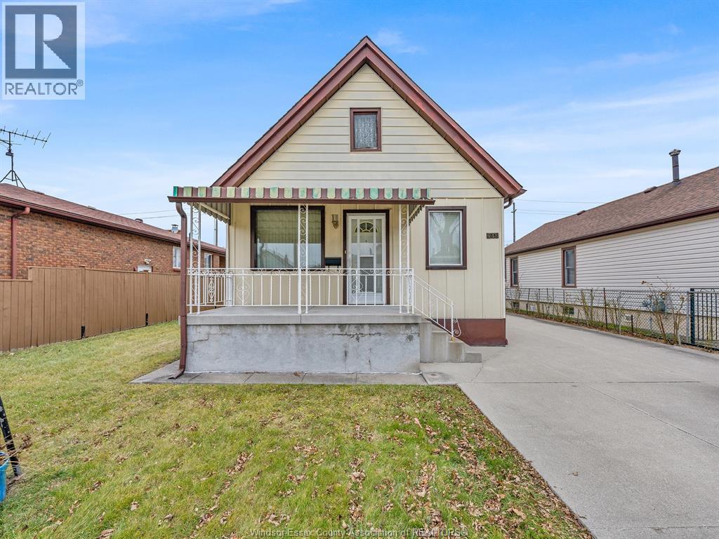 MLS# 26000764: 948 LANGLOIS, Windsor, Canada