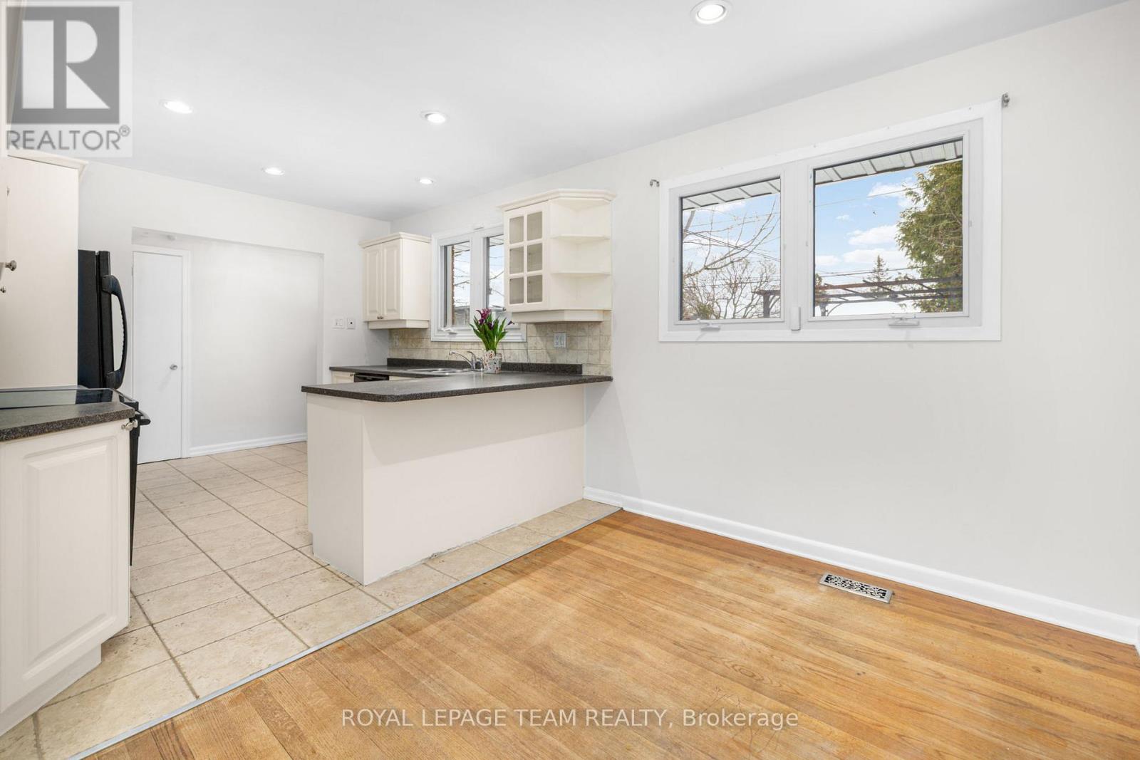 2358 Malone Crescent, Ottawa, Ontario  K2C 1L5 - Photo 18 - X12690288