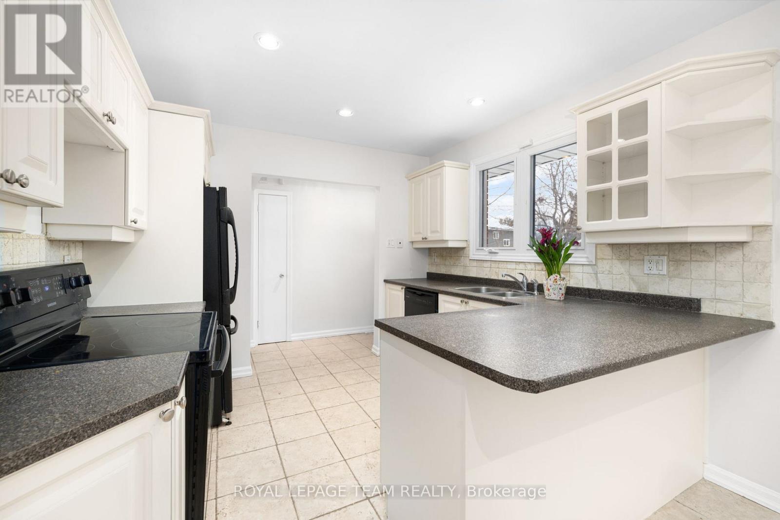 2358 Malone Crescent, Ottawa, Ontario  K2C 1L5 - Photo 20 - X12690288