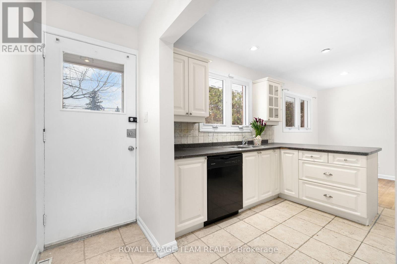 2358 Malone Crescent, Ottawa, Ontario  K2C 1L5 - Photo 22 - X12690288