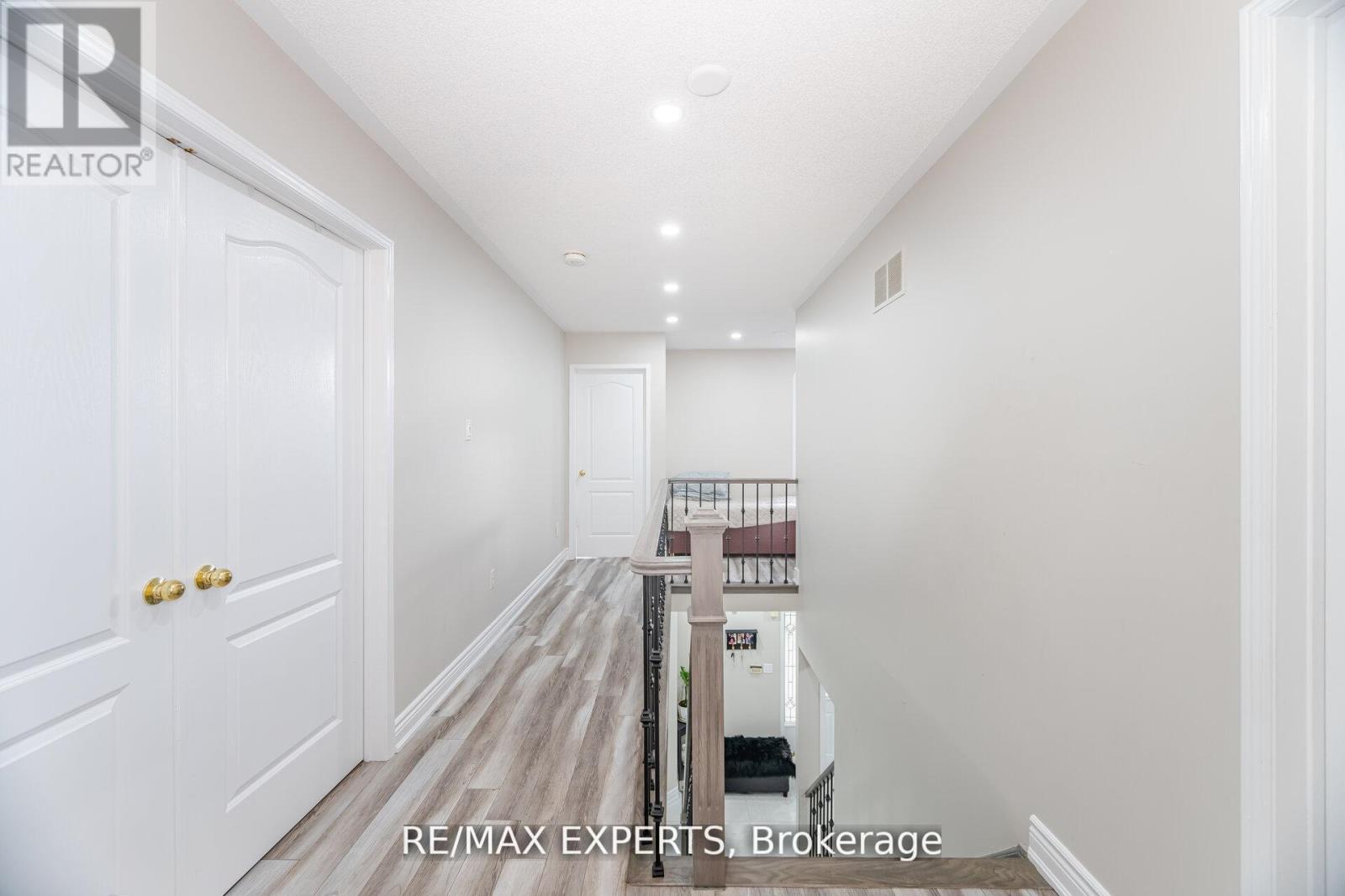 39 Robertson Davies Drive, Brampton, Ontario  L7A 1K3 - Photo 20 - W12680390