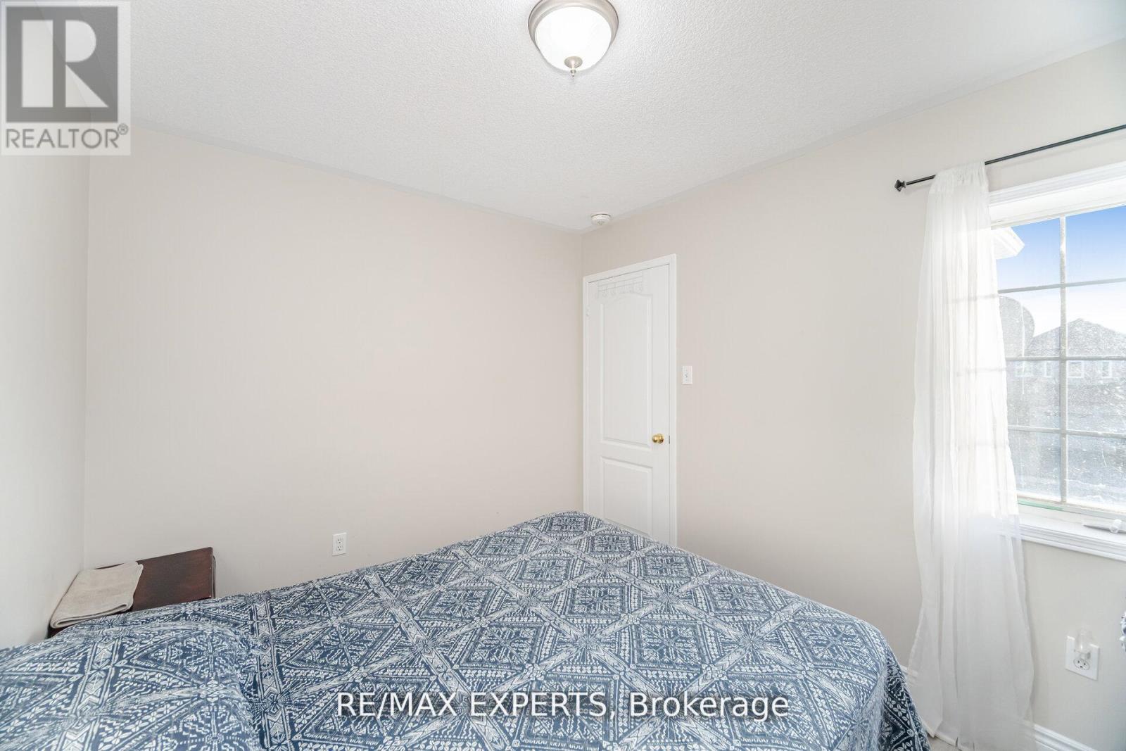 39 Robertson Davies Drive, Brampton, Ontario  L7A 1K3 - Photo 31 - W12680390