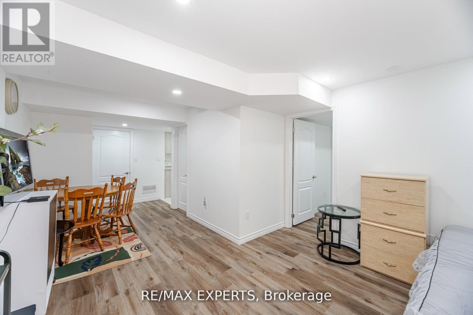 39 Robertson Davies Drive, Brampton, Ontario  L7A 1K3 - Photo 38 - W12680390