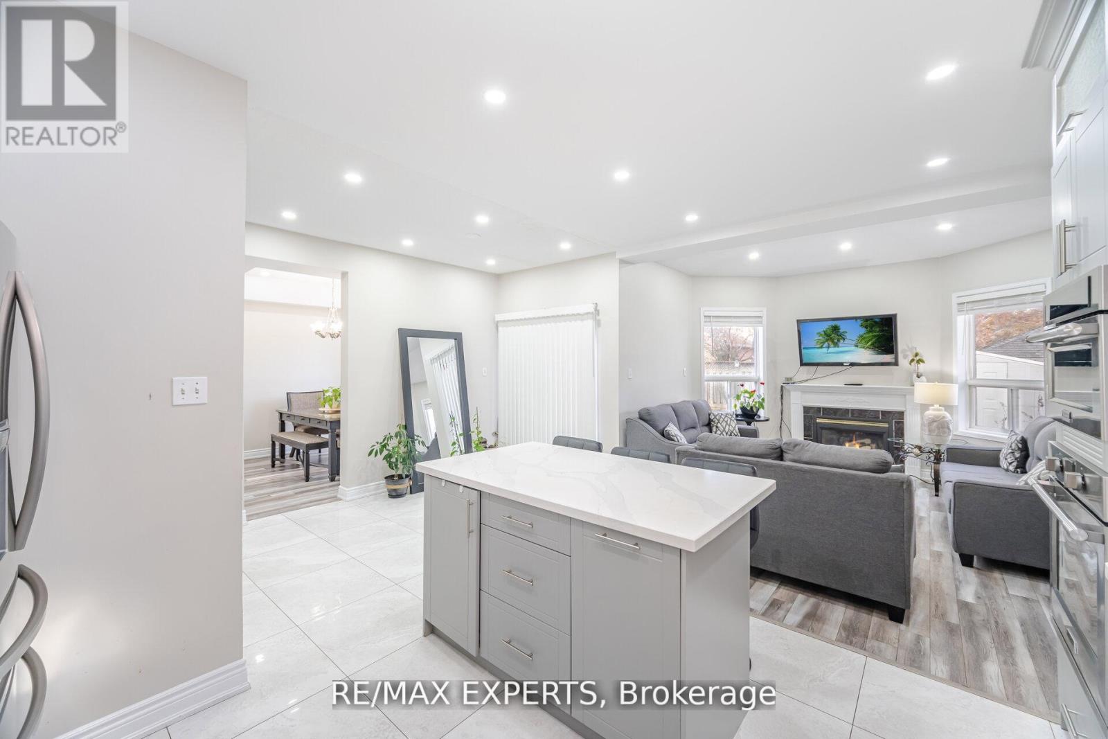 39 Robertson Davies Drive, Brampton, Ontario  L7A 1K3 - Photo 15 - W12680390