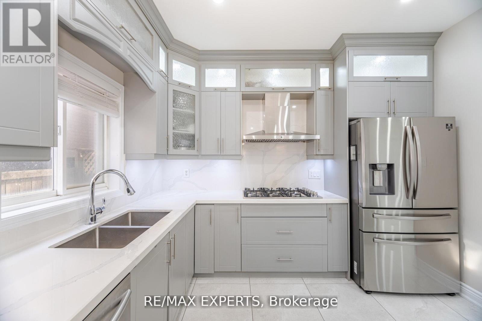 39 Robertson Davies Drive, Brampton, Ontario  L7A 1K3 - Photo 13 - W12680390