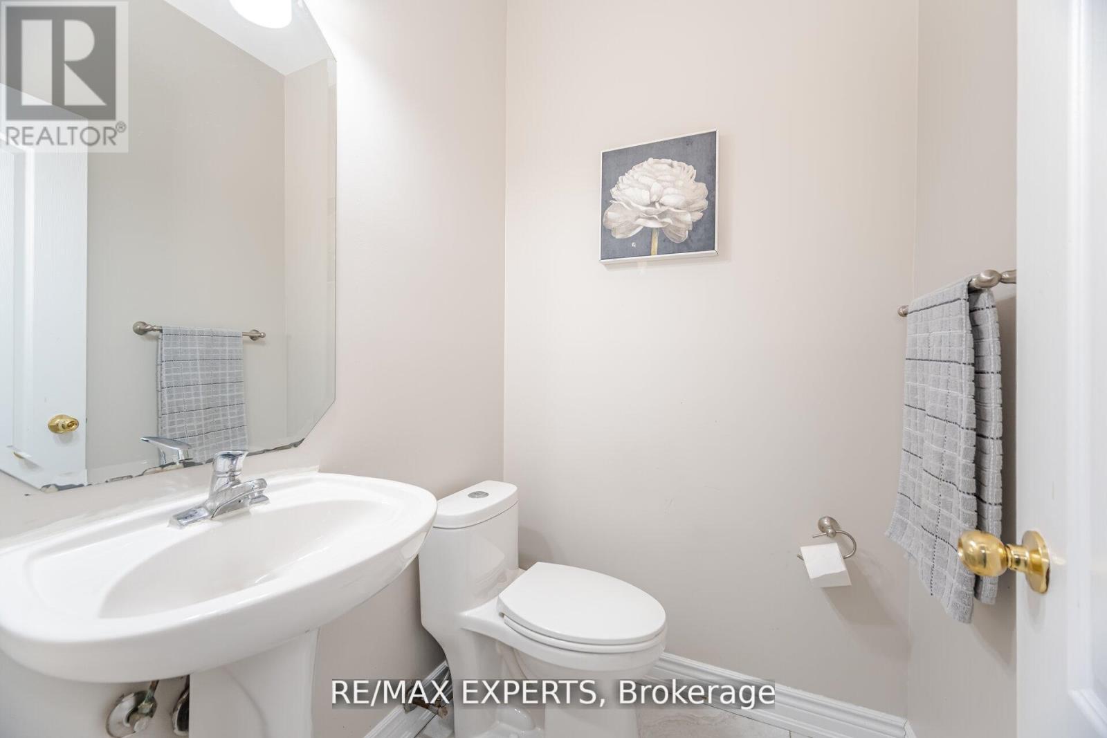 39 Robertson Davies Drive, Brampton, Ontario  L7A 1K3 - Photo 17 - W12680390