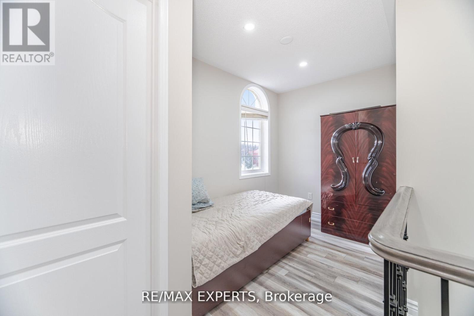 39 Robertson Davies Drive, Brampton, Ontario  L7A 1K3 - Photo 21 - W12680390