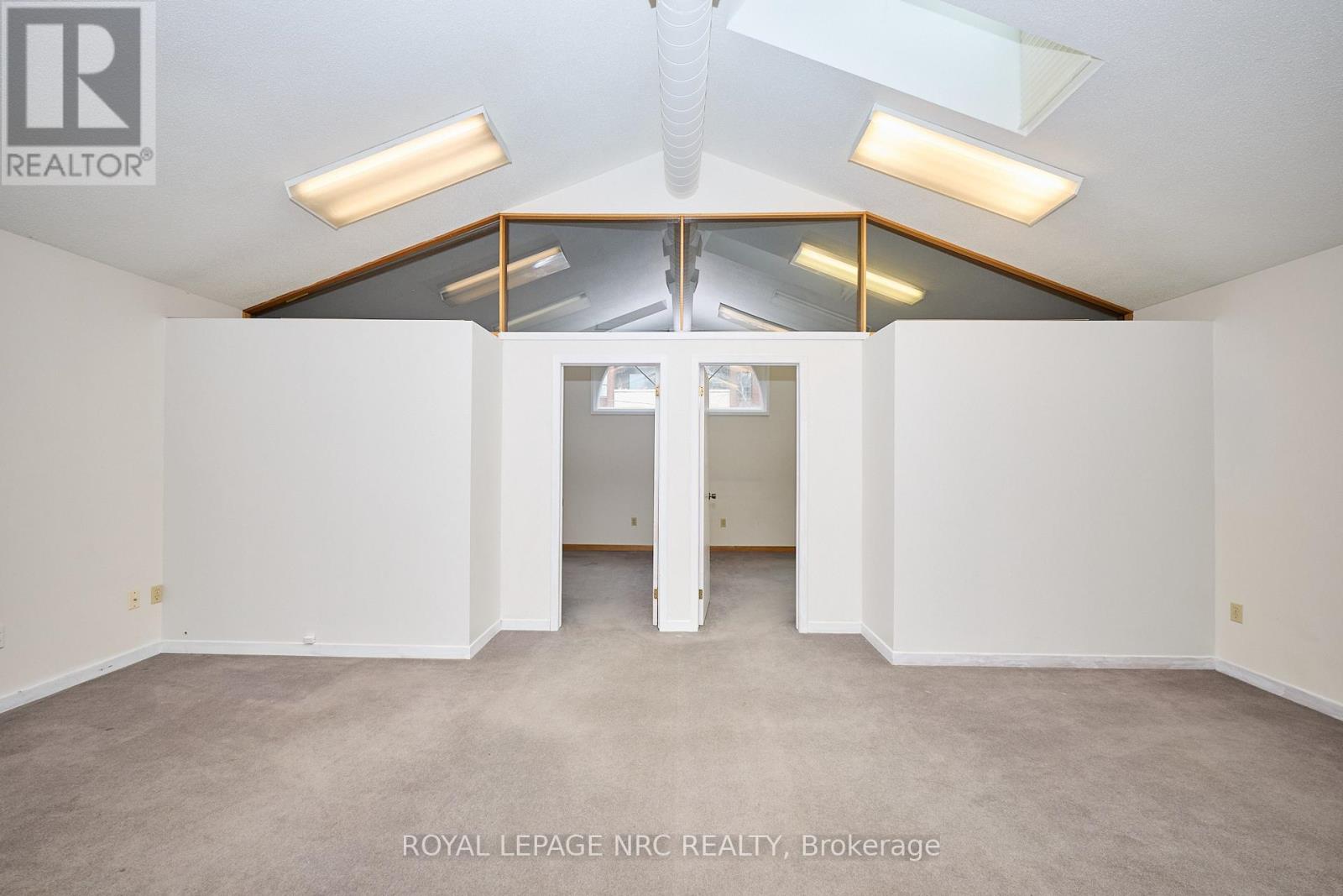 8 Clark Street, St. Catharines, Ontario  L2R 5G2 - Photo 20 - X12690266