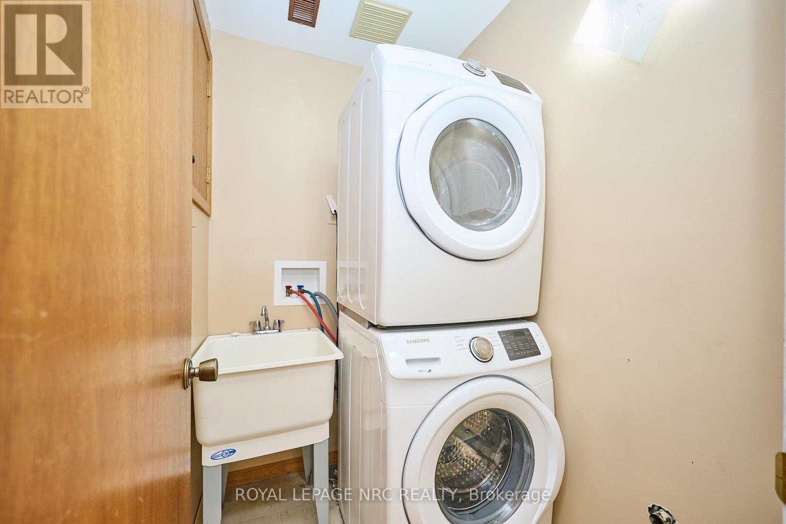 8 Clark Street, St. Catharines, Ontario  L2R 5G2 - Photo 27 - X12690266