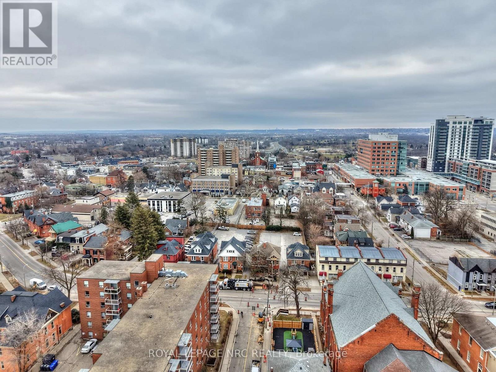 8 Clark Street, St. Catharines, Ontario  L2R 5G2 - Photo 42 - X12690266