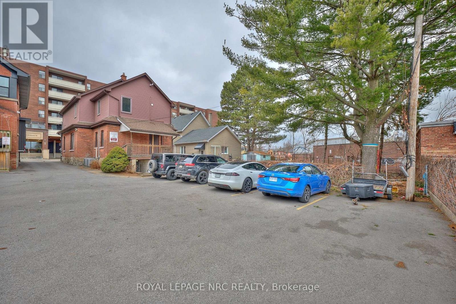 8 Clark Street, St. Catharines, Ontario  L2R 5G2 - Photo 36 - X12690272