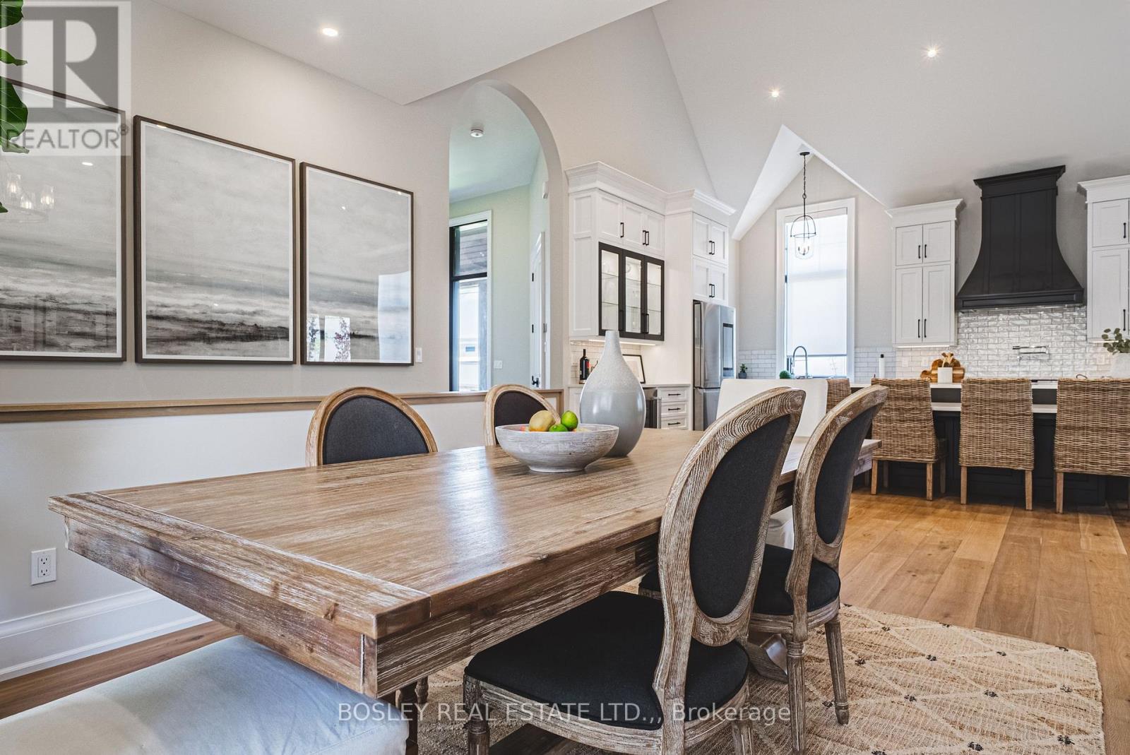 110 Millpond Road, Niagara-On-The-Lake, Ontario  L0S 1J1 - Photo 2 - X12690302