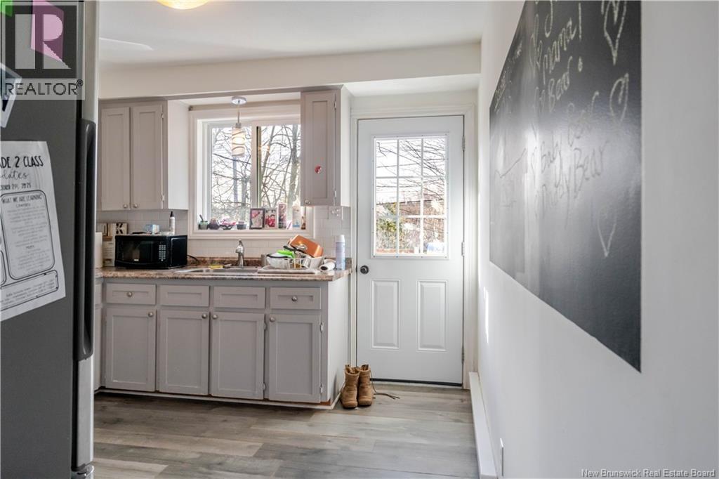 70 Emmerson Street, Fredericton, New Brunswick  E3B 6G8 - Photo 5 - NB132051