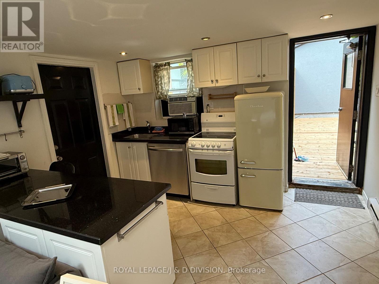 Rear - 43 Cecil Street, Toronto, Ontario  M5T 1N1 - Photo 4 - C12690230