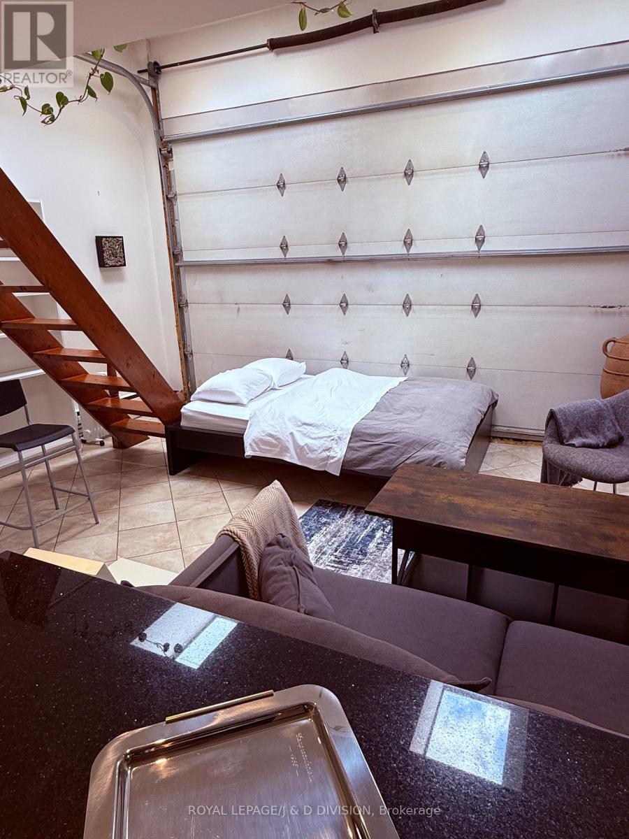 Rear - 43 Cecil Street, Toronto, Ontario  M5T 1N1 - Photo 8 - C12690230