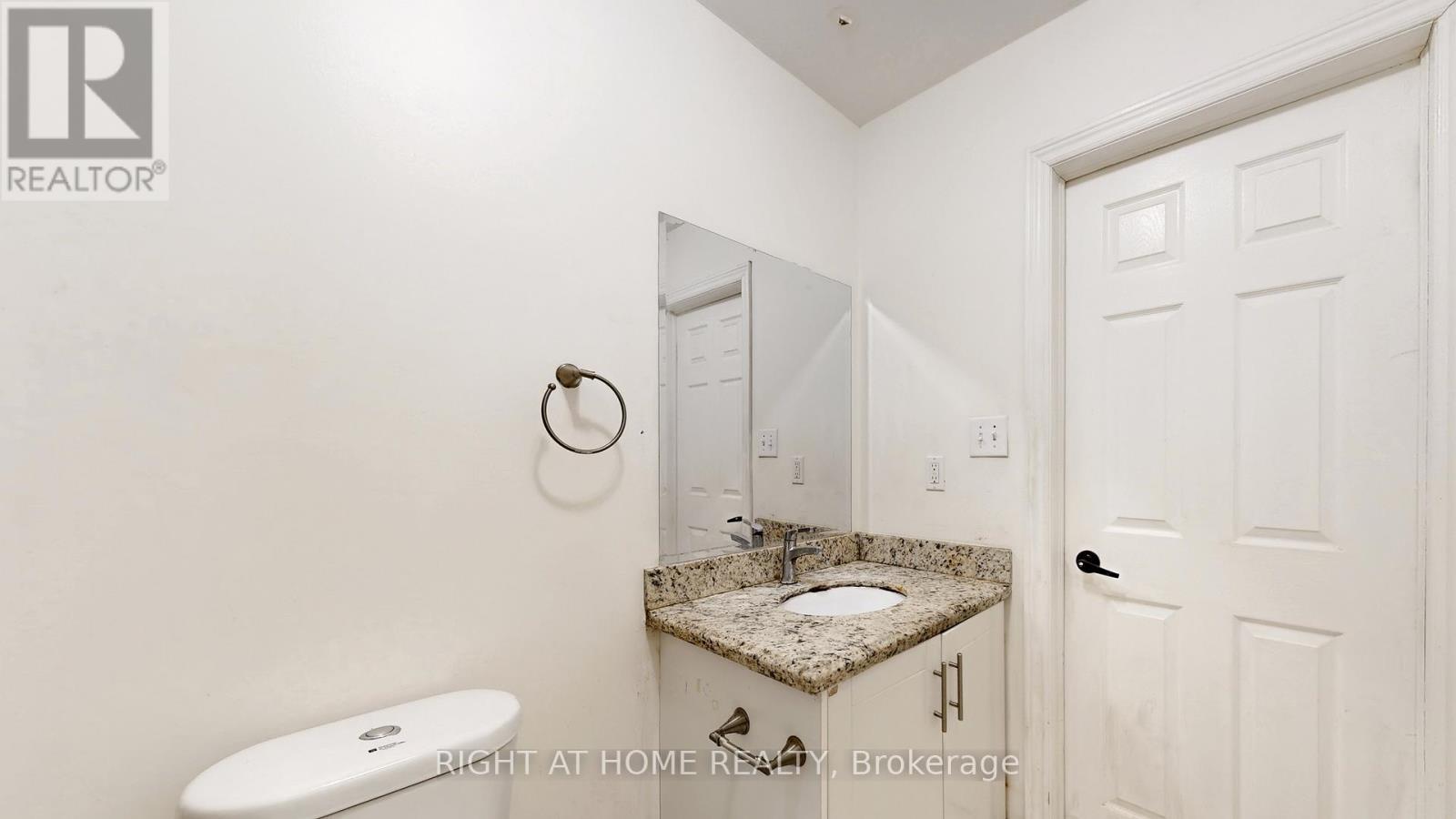 100 - 896 Eglinton Avenue E, Toronto, Ontario  M4G 2L2 - Photo 5 - C12690326