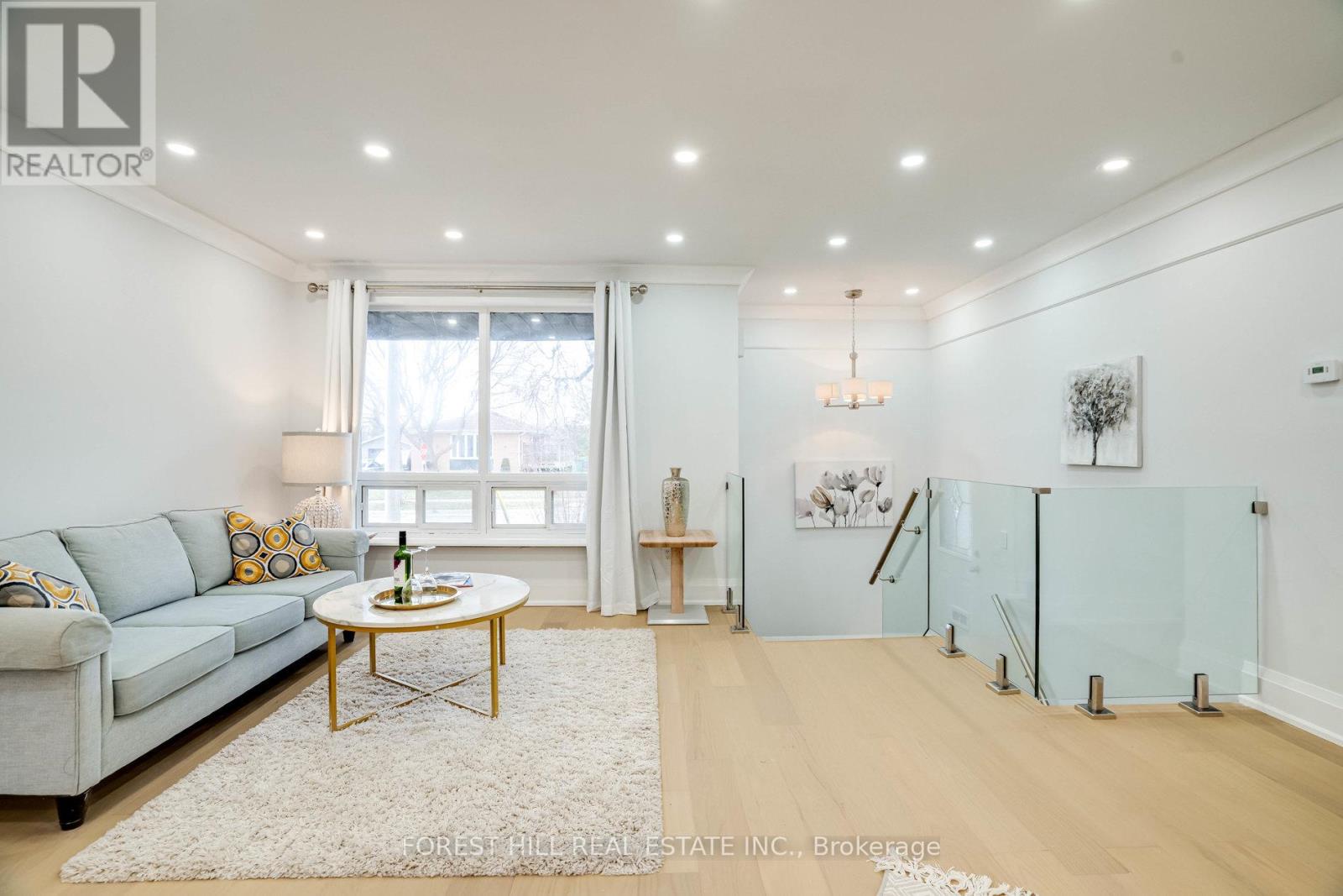 1 Willis Drive, Aurora, Ontario  L4G 2J8 - Photo 7 - N12690296