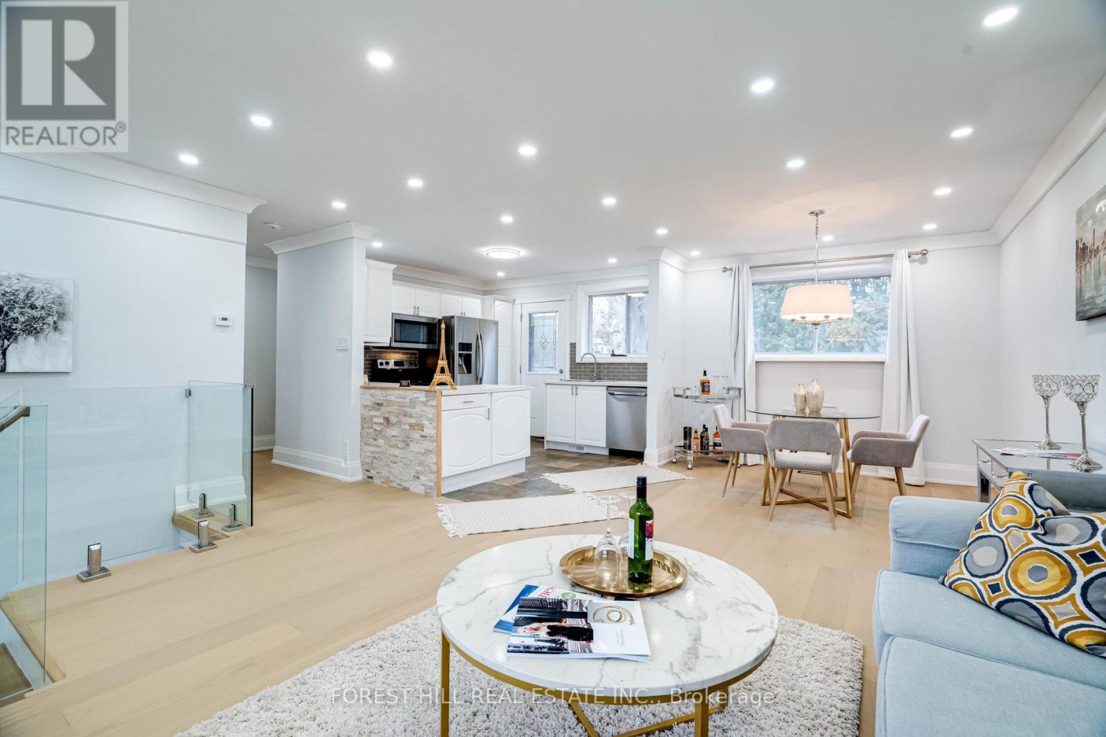 1 Willis Drive, Aurora, Ontario  L4G 2J8 - Photo 8 - N12690296