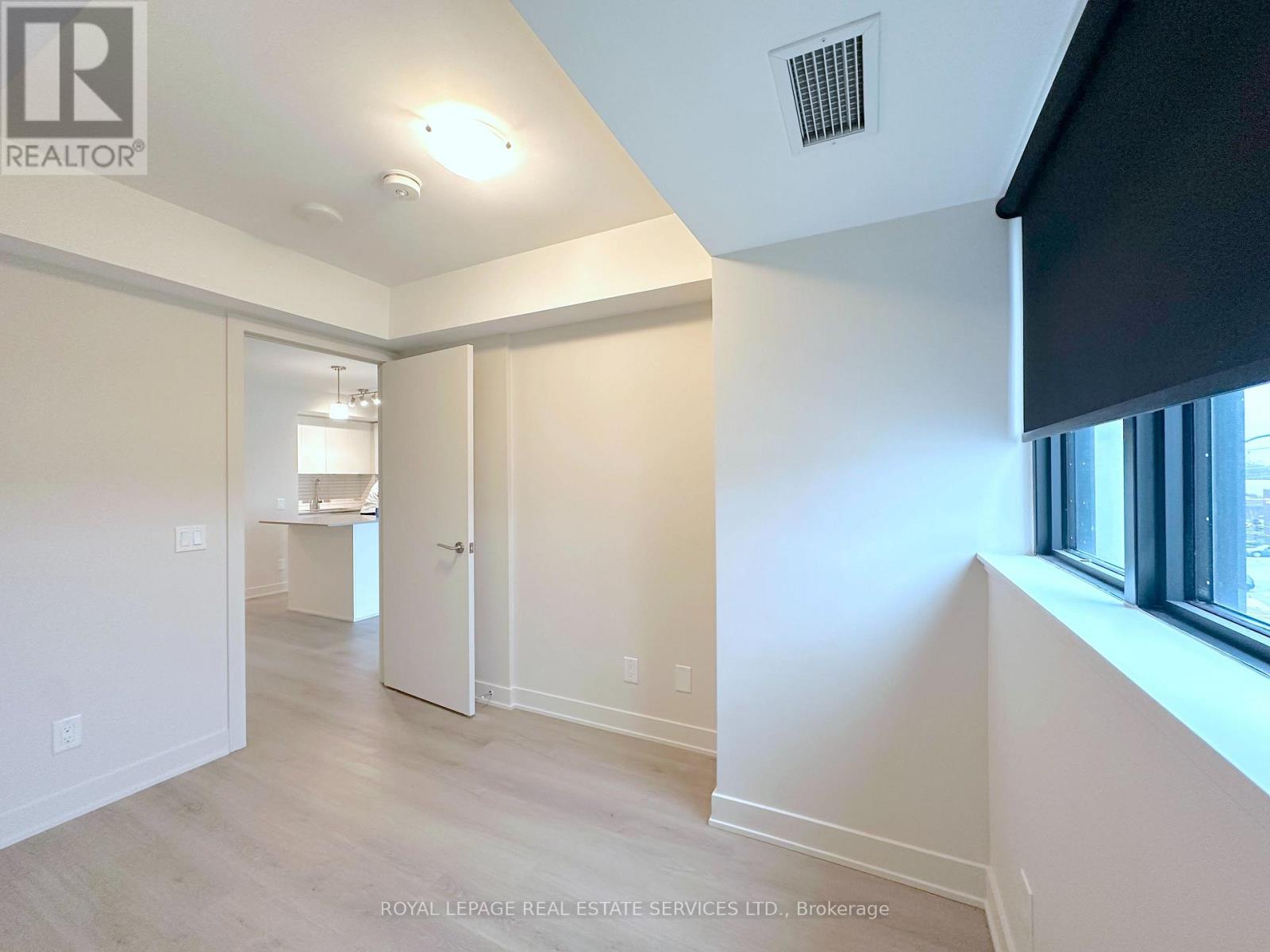 409 - 3385 Dundas Street W, Toronto, Ontario  M6S 2S2 - Photo 8 - W12690222