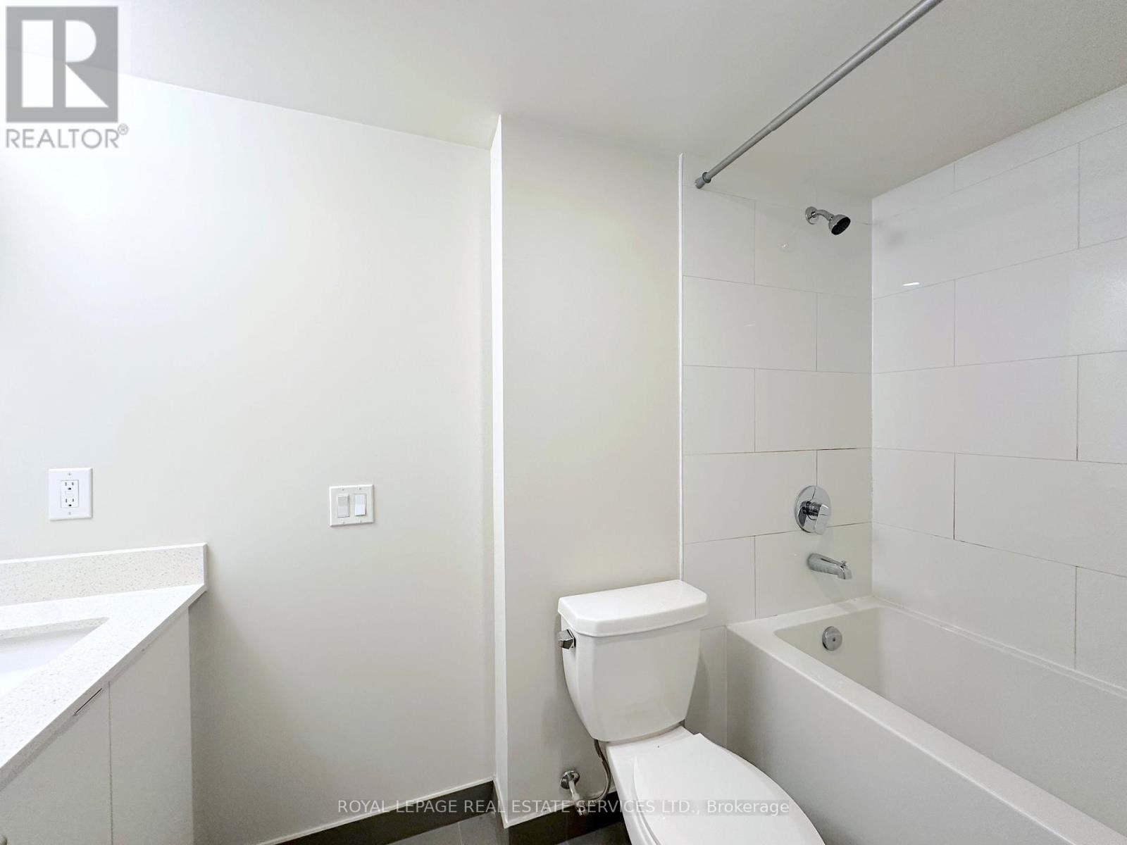 409 - 3385 Dundas Street W, Toronto, Ontario  M6S 2S2 - Photo 9 - W12690222