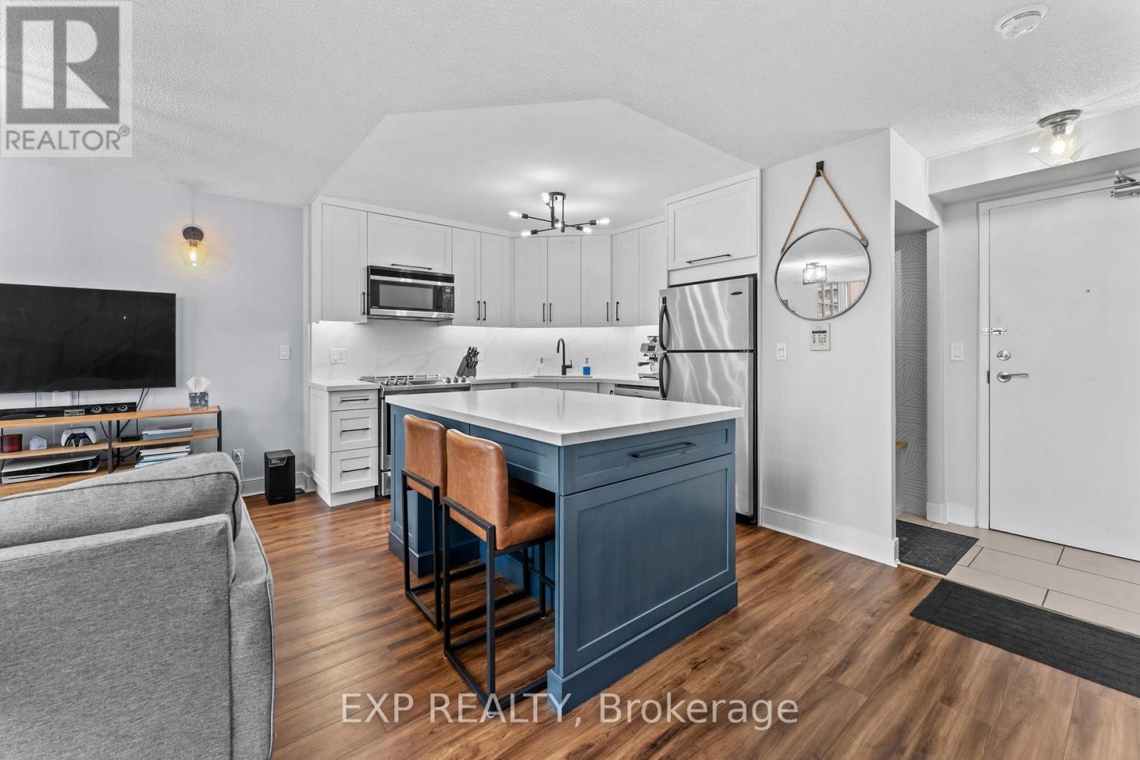 637 - 250 Manitoba Street, Toronto, Ontario  M8Y 4G8 - Photo 7 - W12690224