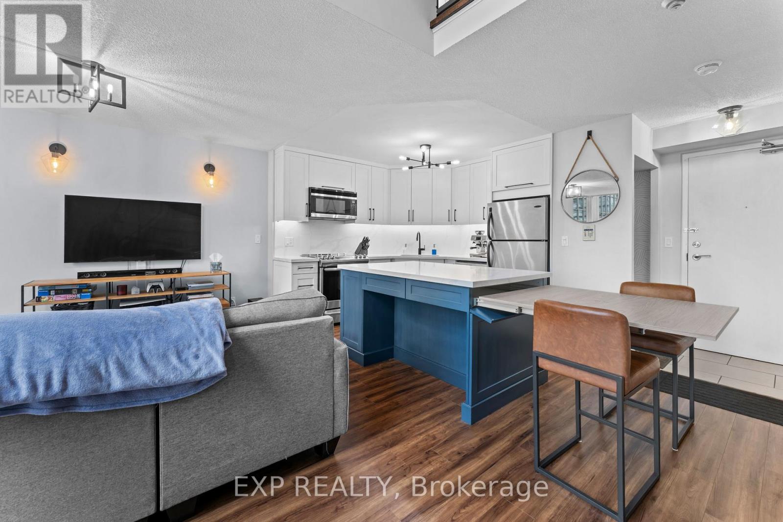 637 - 250 Manitoba Street, Toronto, Ontario  M8Y 4G8 - Photo 8 - W12690224