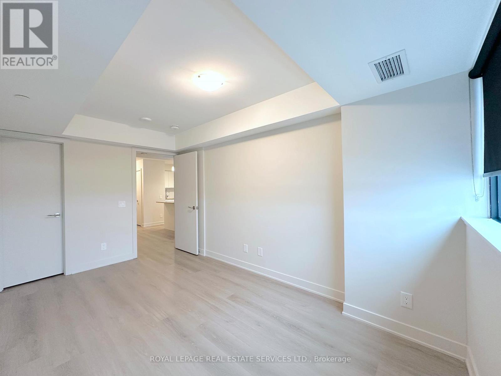 410 - 3385 Dundas Street W, Toronto, Ontario  M6S 2S2 - Photo 8 - W12690226