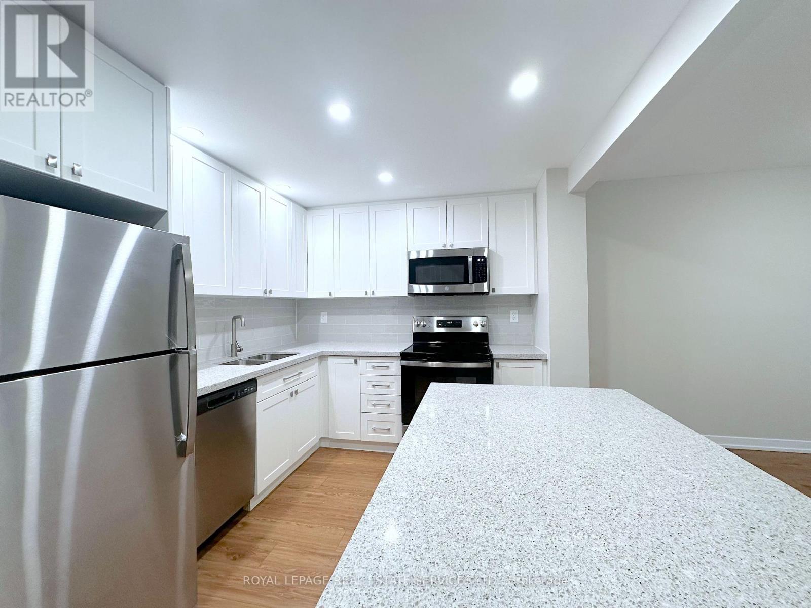 2605f Battleford Road, Mississauga, Ontario  L5N 3S4 - Photo 3 - W12690238