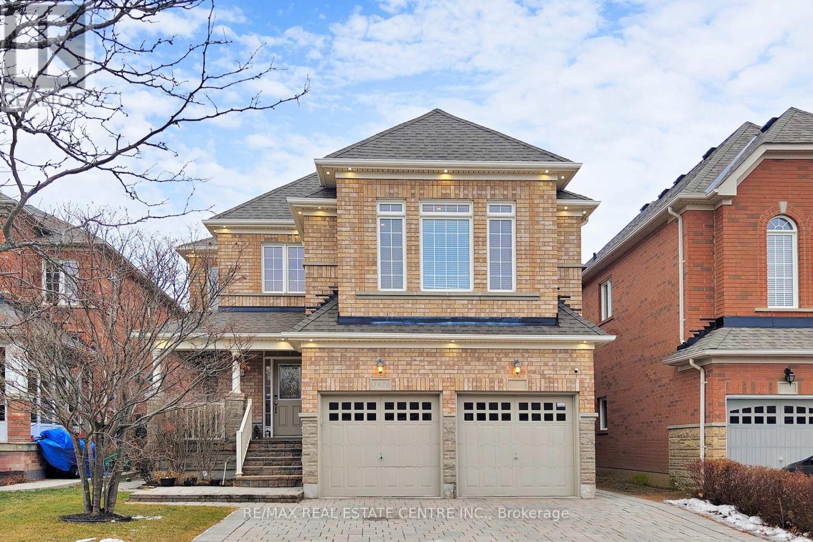 5421 Freshwater Drive, Mississauga, Ontario  L5M 0J8 - Photo 1 - W12690250