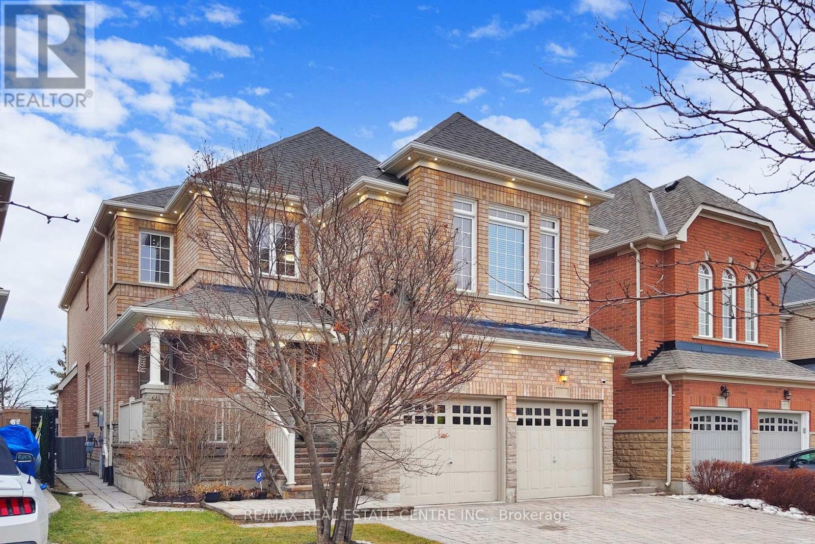 5421 Freshwater Drive, Mississauga, Ontario  L5M 0J8 - Photo 2 - W12690250