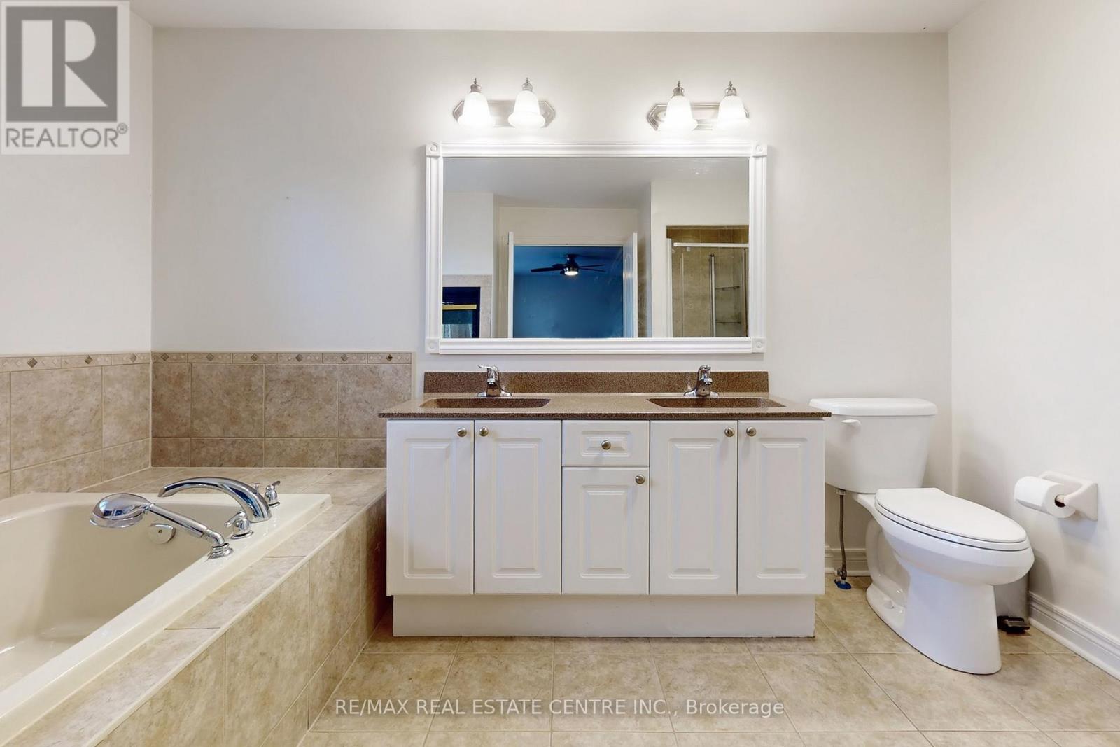 5421 Freshwater Drive, Mississauga, Ontario  L5M 0J8 - Photo 32 - W12690250