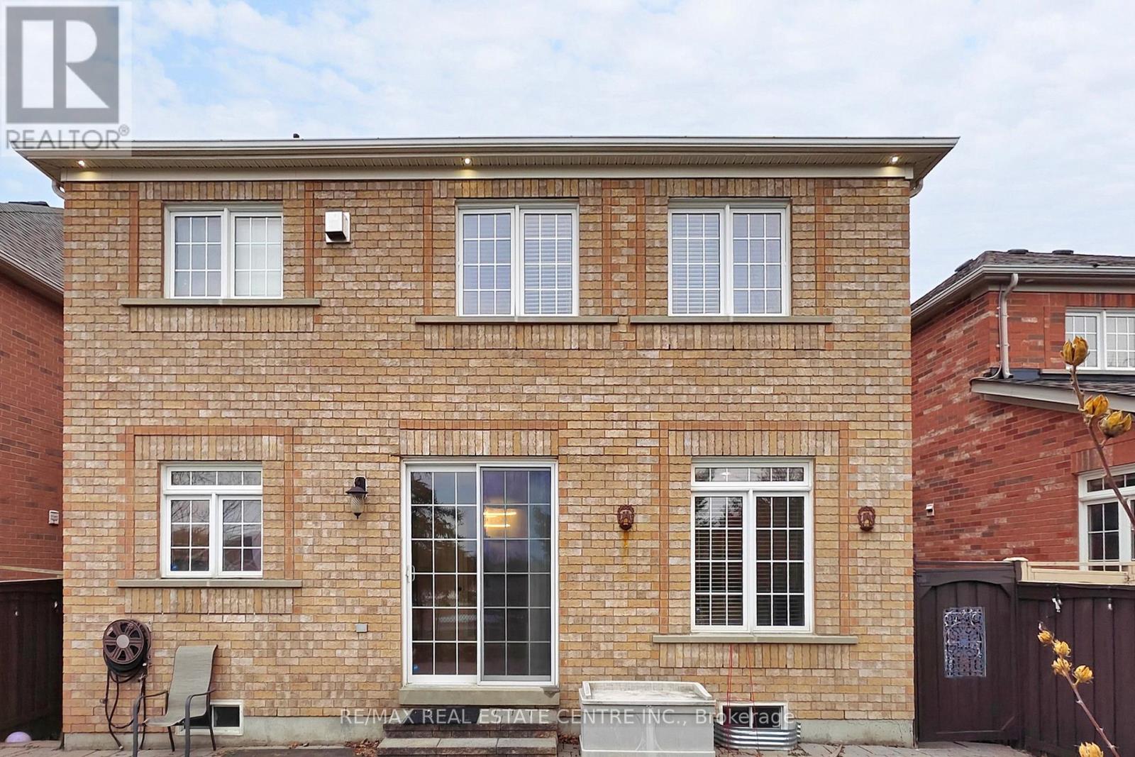 5421 Freshwater Drive, Mississauga, Ontario  L5M 0J8 - Photo 45 - W12690250