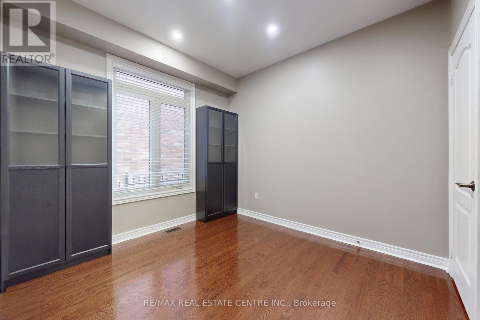 5421 Freshwater Drive, Mississauga, Ontario  L5M 0J8 - Photo 6 - W12690250