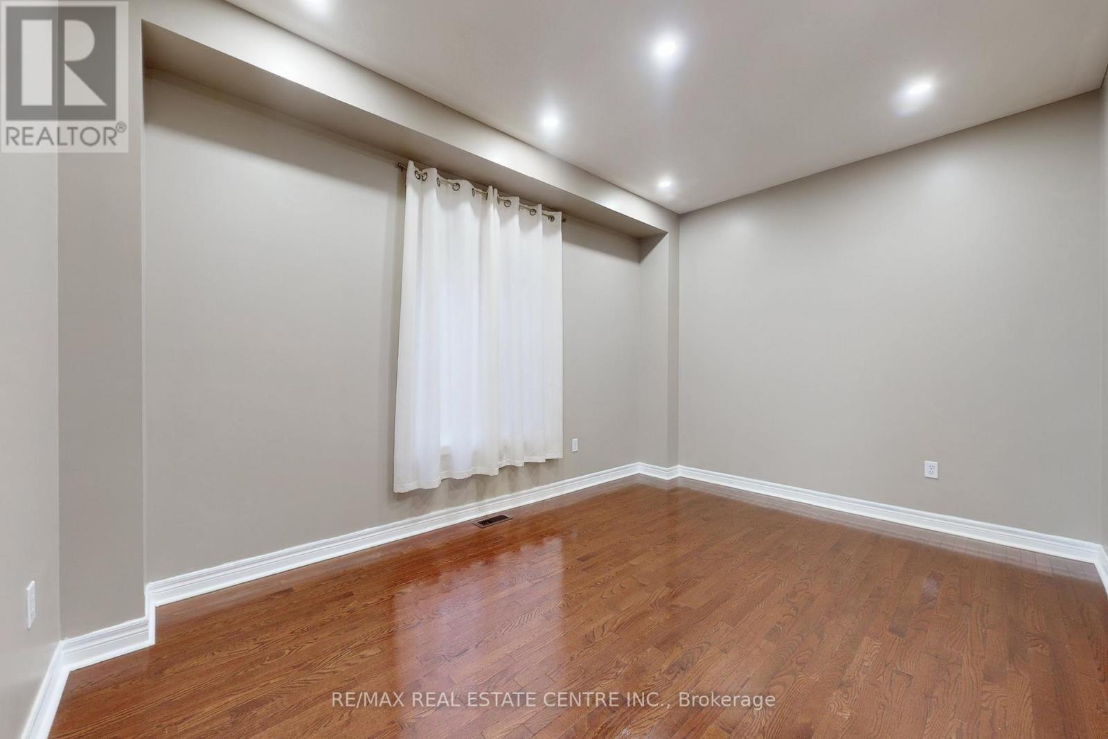 5421 Freshwater Drive, Mississauga, Ontario  L5M 0J8 - Photo 9 - W12690250