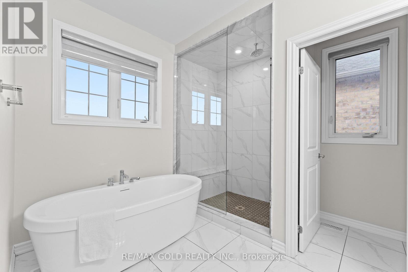 41 Rainbrook Close, Brampton, Ontario  L6R 0Y9 - Photo 27 - W12690256