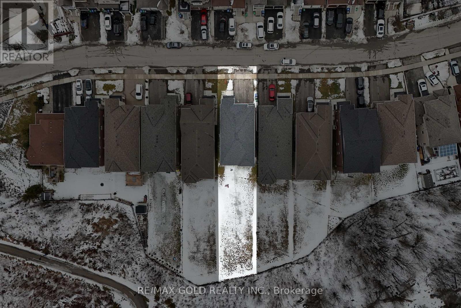 41 Rainbrook Close, Brampton, Ontario  L6R 0Y9 - Photo 3 - W12690256