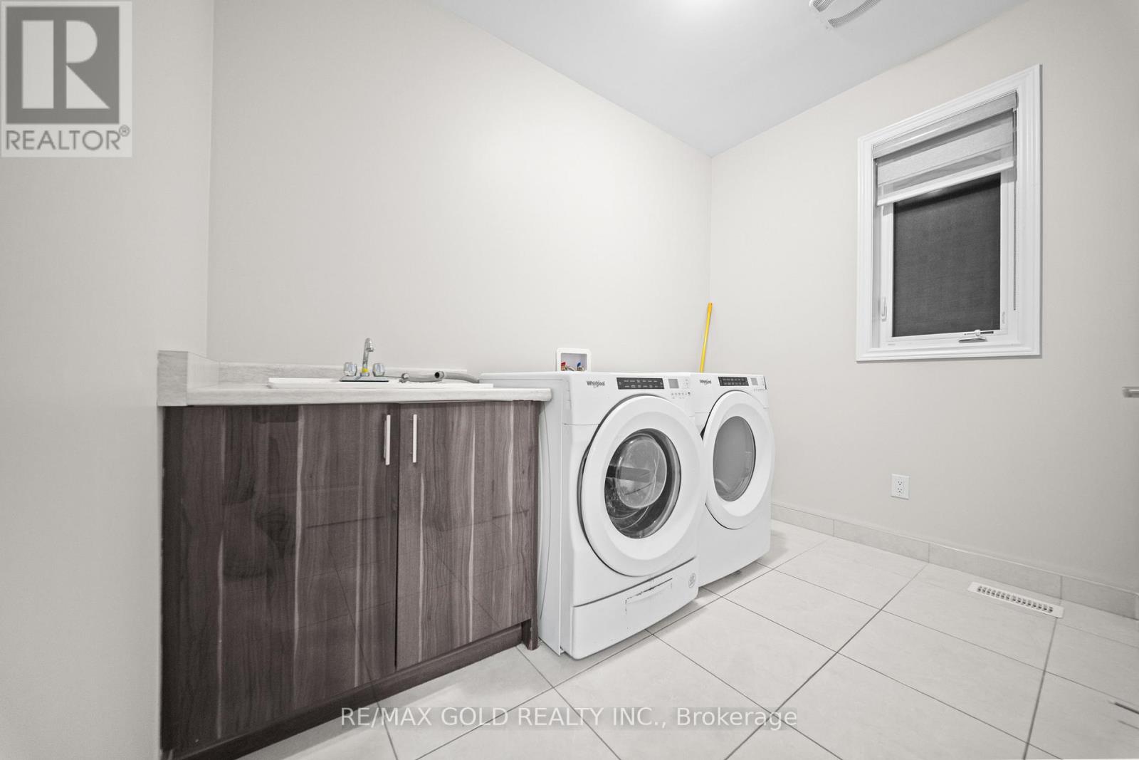 41 Rainbrook Close, Brampton, Ontario  L6R 0Y9 - Photo 34 - W12690256