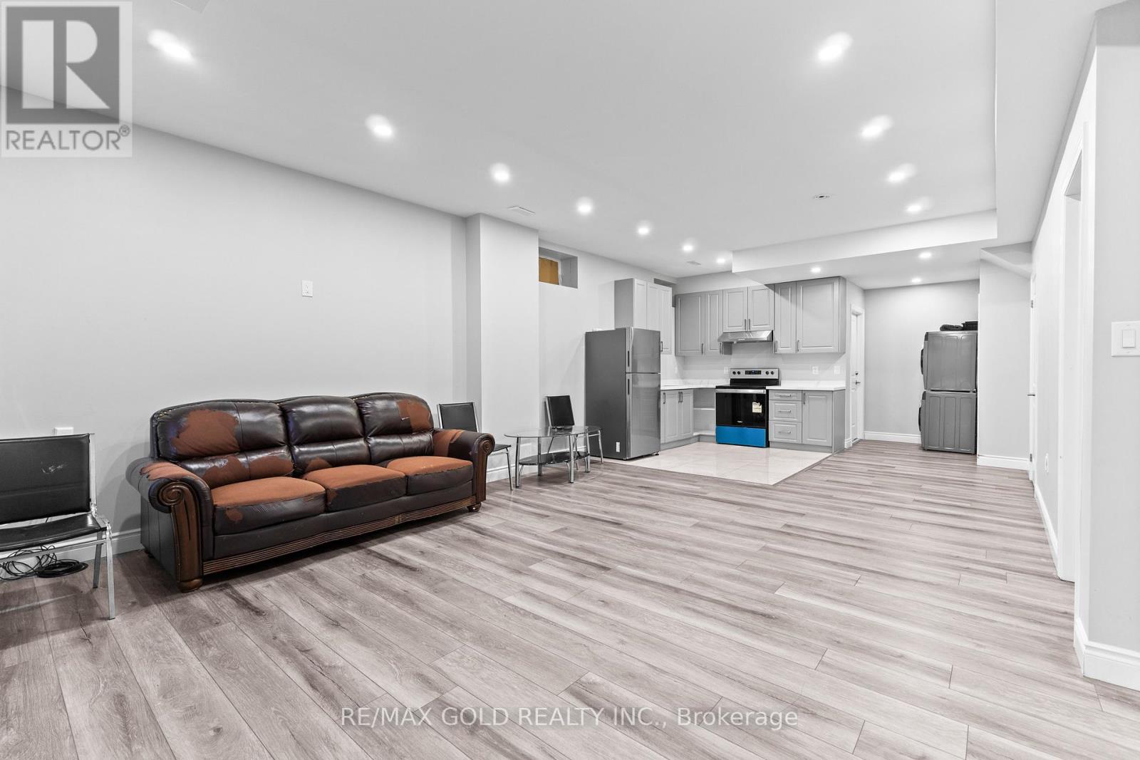 41 Rainbrook Close, Brampton, Ontario  L6R 0Y9 - Photo 40 - W12690256