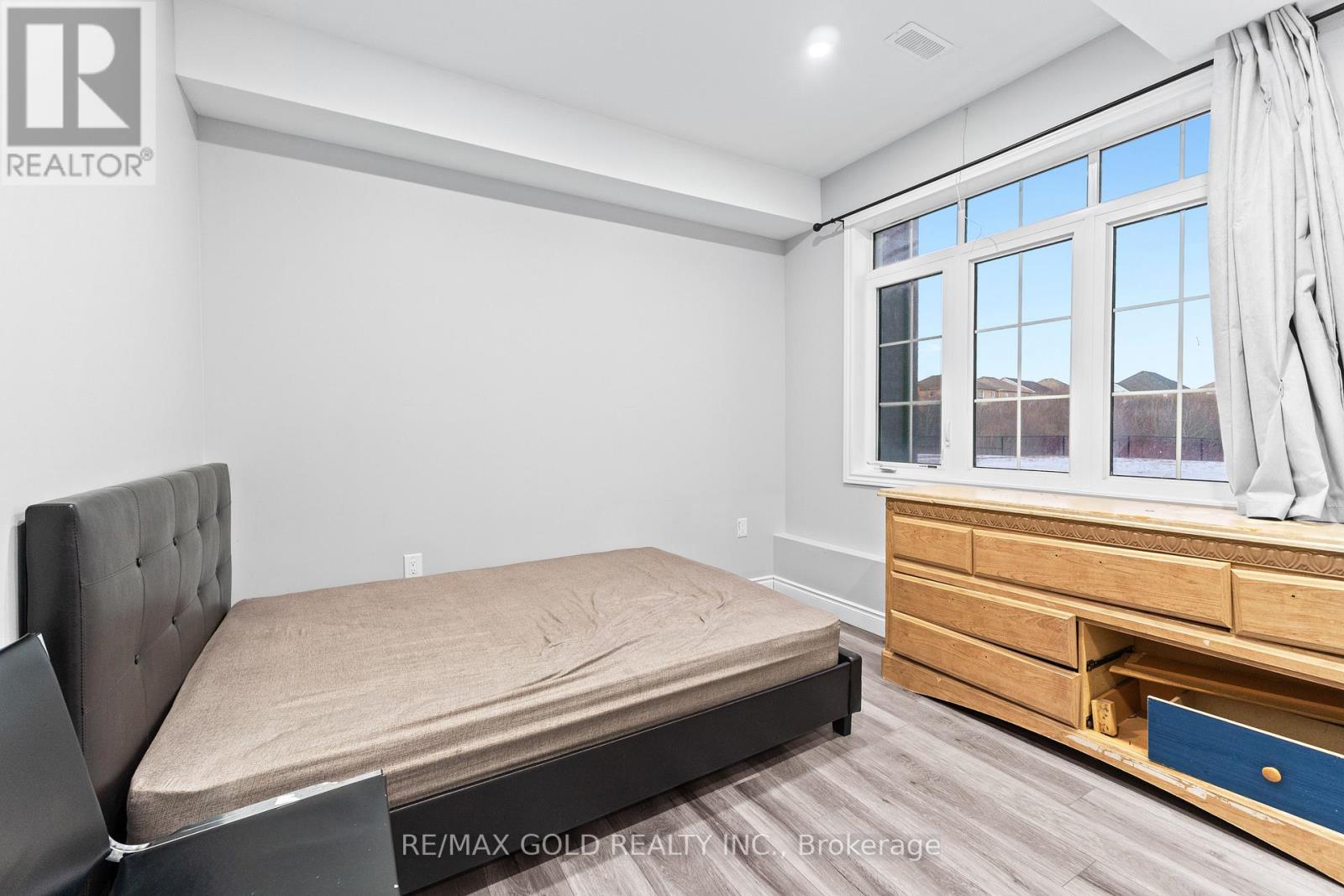 41 Rainbrook Close, Brampton, Ontario  L6R 0Y9 - Photo 44 - W12690256