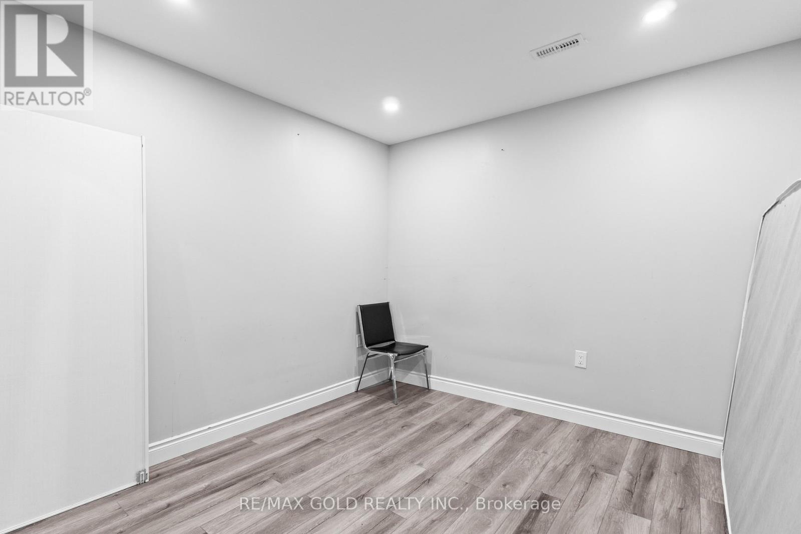 41 Rainbrook Close, Brampton, Ontario  L6R 0Y9 - Photo 46 - W12690256