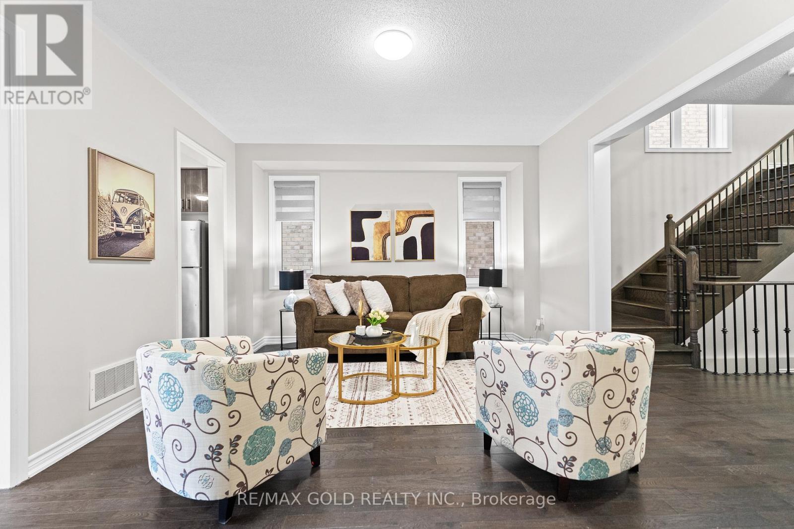 41 Rainbrook Close, Brampton, Ontario  L6R 0Y9 - Photo 8 - W12690256