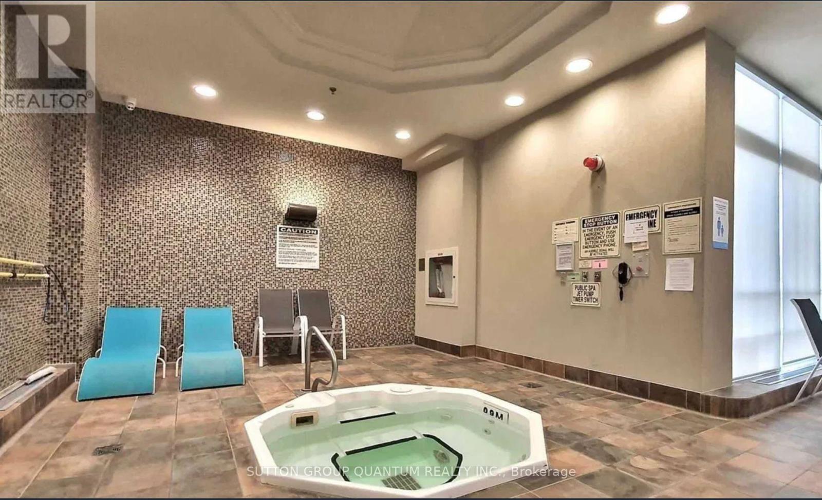 1710 - 339 Rathburn Road W, Mississauga, Ontario  L5B 0K6 - Photo 13 - W12690282