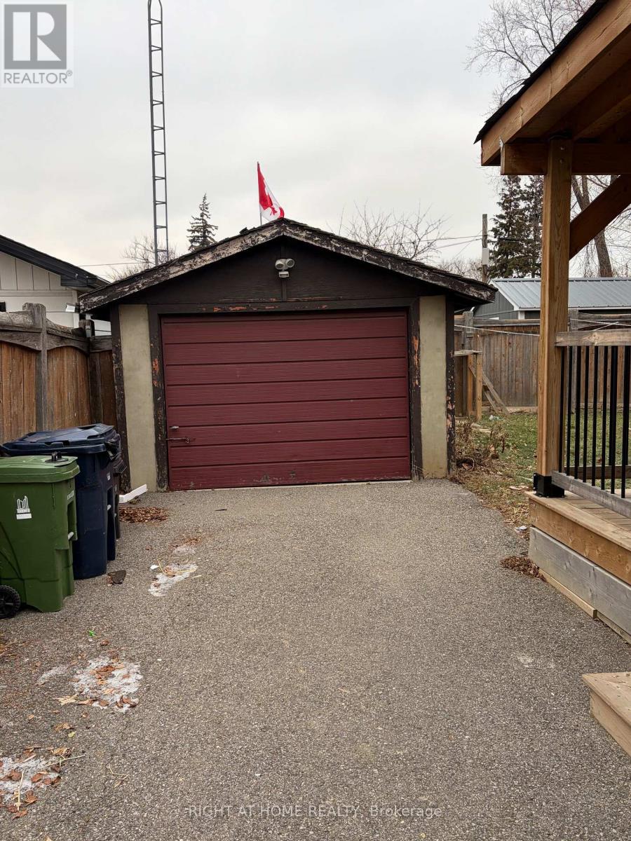 200 Gary Drive, Toronto, Ontario  M9N 2M4 - Photo 10 - W12690284