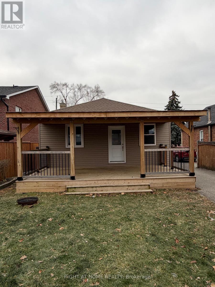 200 Gary Drive, Toronto, Ontario  M9N 2M4 - Photo 9 - W12690284