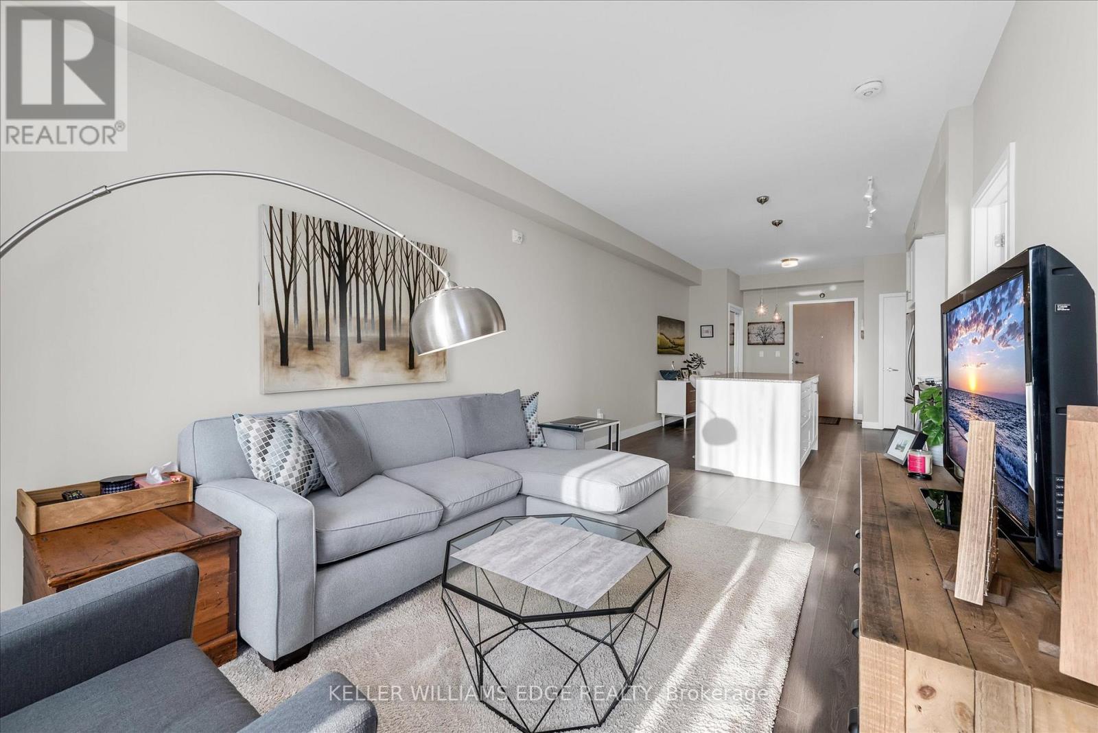 402 - 150 Sabina Drive, Oakville, Ontario  L6H 0W3 - Photo 10 - W12690300